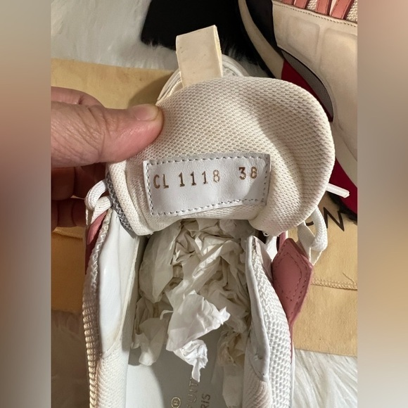 LOUIS vuitton runaway sneaker (38) - Picture 14 of 16